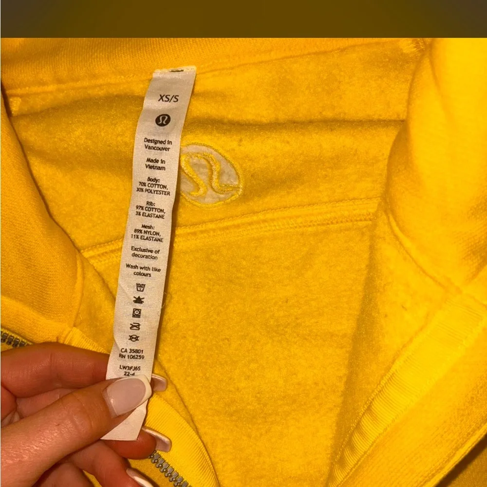 lululemon athletica cropped half